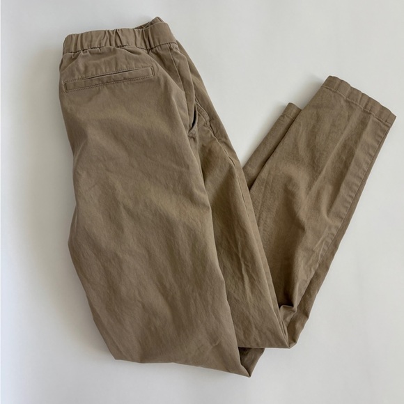 Old Navy Khaki Pants Medium - Picture 2 of 3